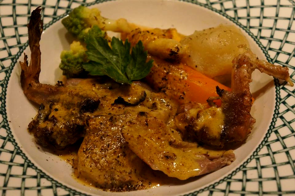 ぺルドロー胸肉のサバイヨン 卵黄生クリームとぺルドロー出汁のソース