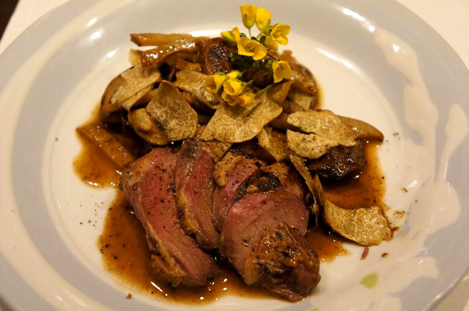 べカス 胸肉&ササミ 蓮根 マッシュルーム ジュのソース 白トリュフ