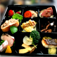 9品入ったシェフまっきぃのお弁当